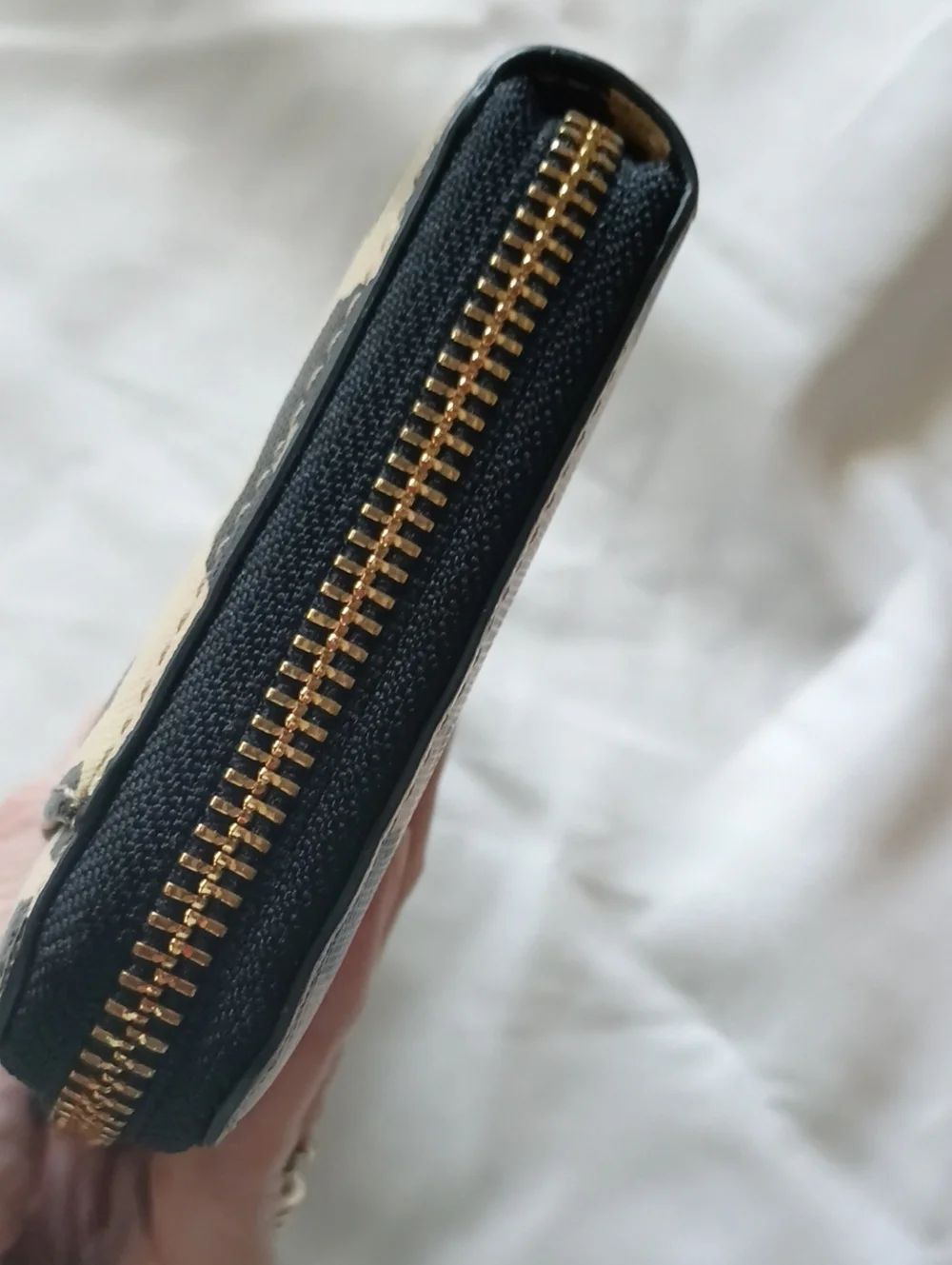 Kate spade zip around wallet animal leopard print
